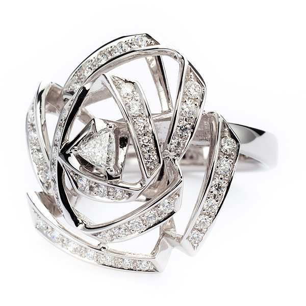 ribbon rose Engagement Ring (trilliant)