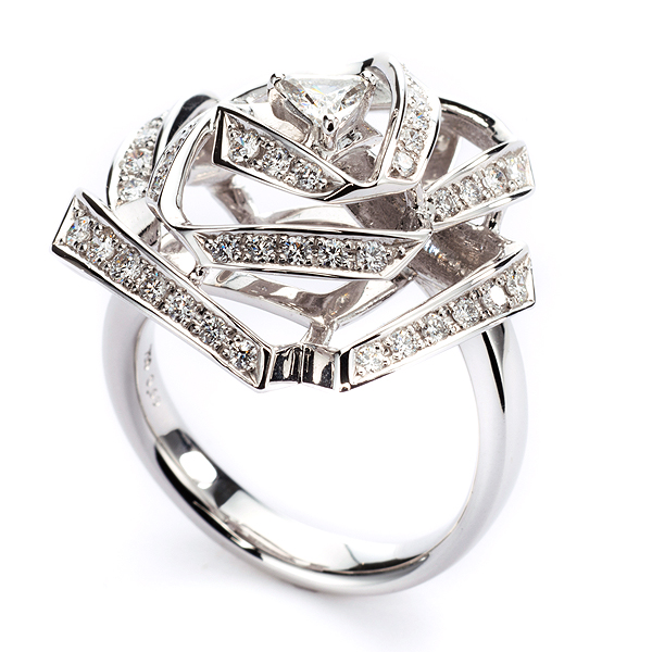 ribbon rose Engagement Ring (trilliant)